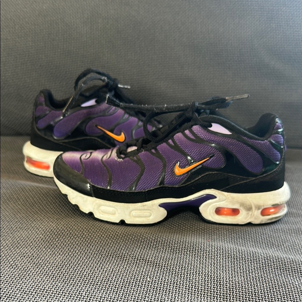 Nike Air Max Plus OG Voltage Purple CD0610-024 Youth Boys Size 2Y
